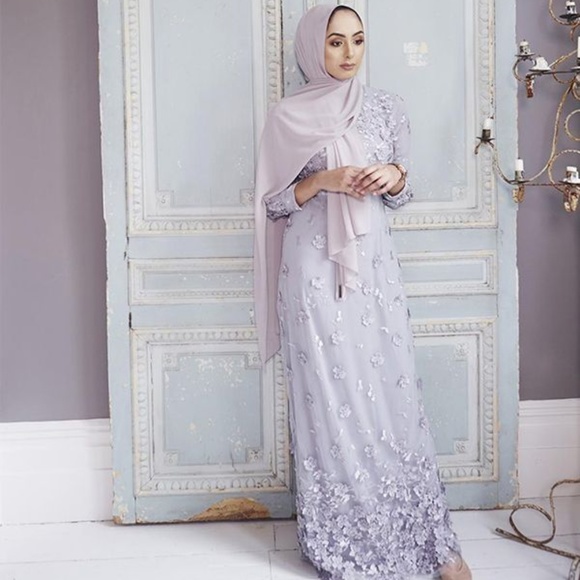 Inayah long full-sleeve gown hijab abaya - Picture 3 of 3